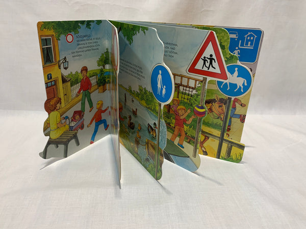 Liiklusraamat "Tänaval jalgsi"